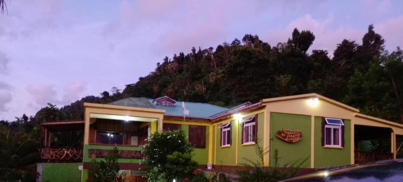 Serenity Lodges Dominica Marigot Exterior photo